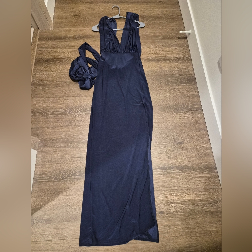 Elegant Navy Blue Evening Gown